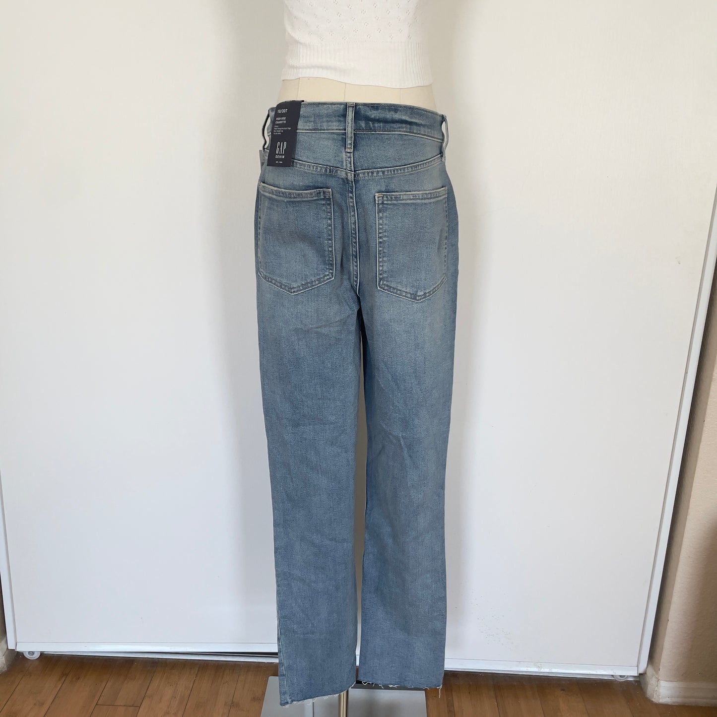 NWT Gap- High Rise Cigarette Denim Jeans