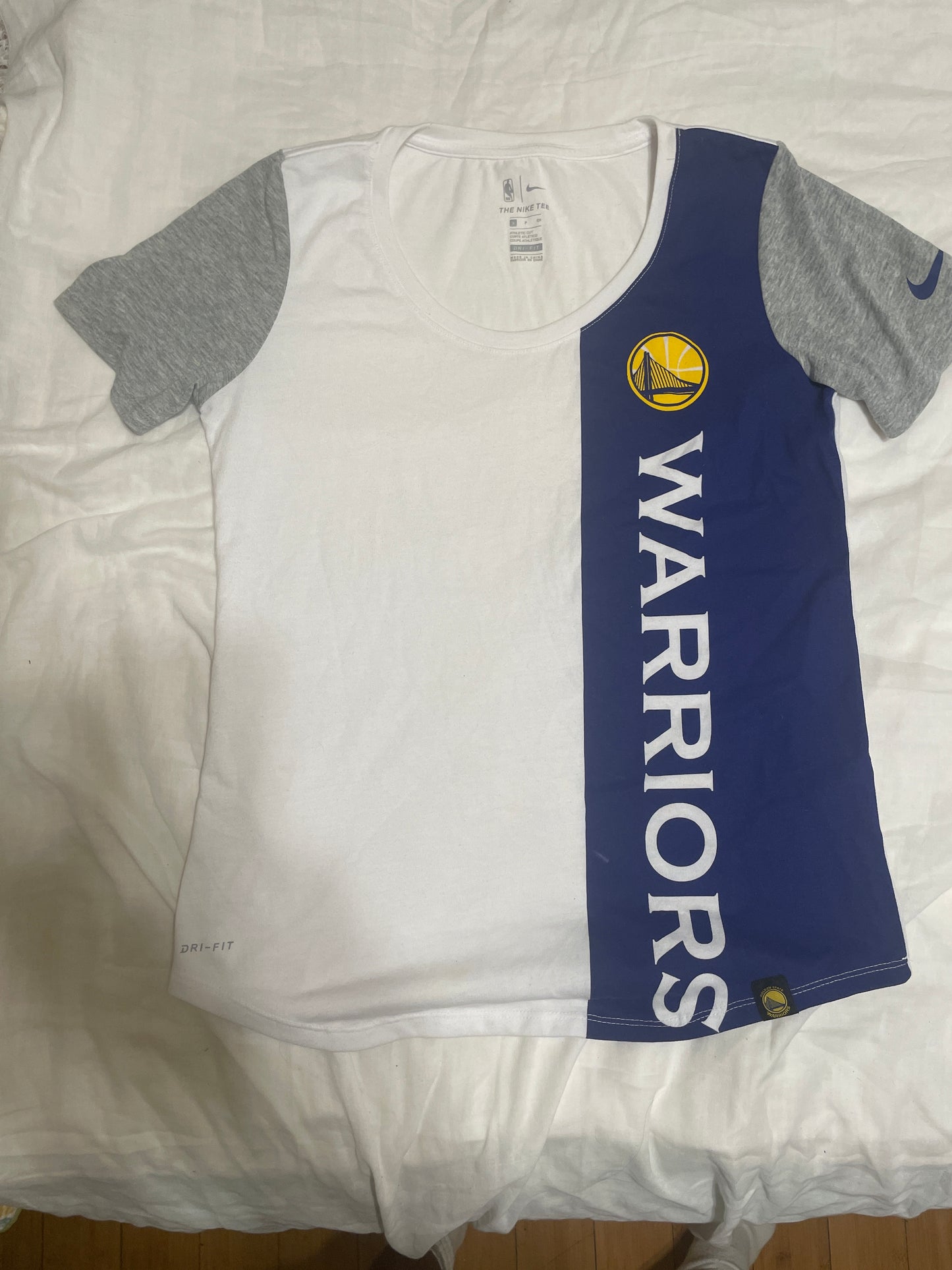 Nike Women’s NBA Golden State Warriors Dri-Fit Shirt