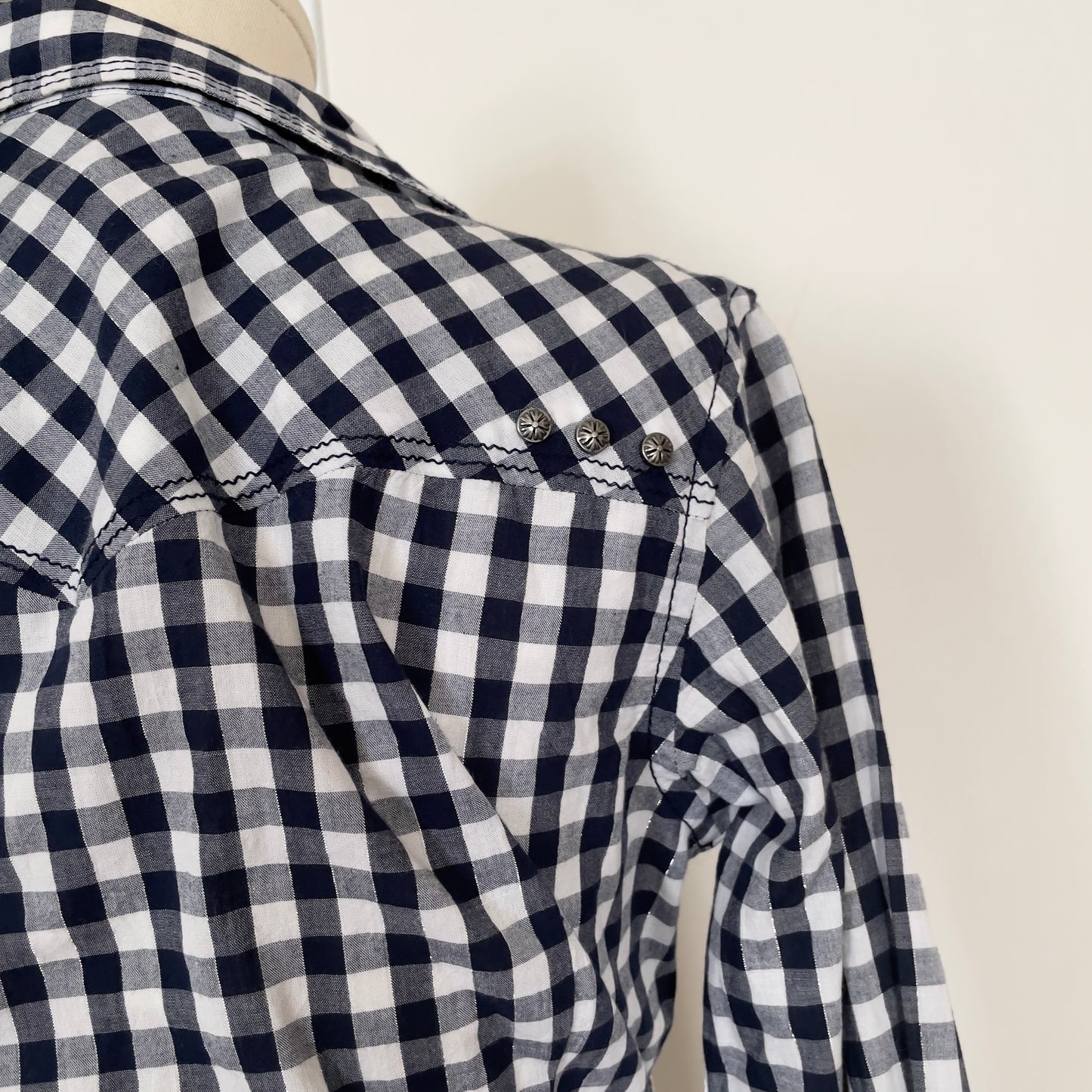 NWT Ariat- Blue Check Button Up