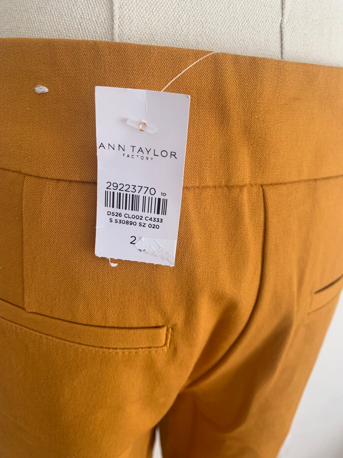 NWT Ann Taylor factory capri pants size 2